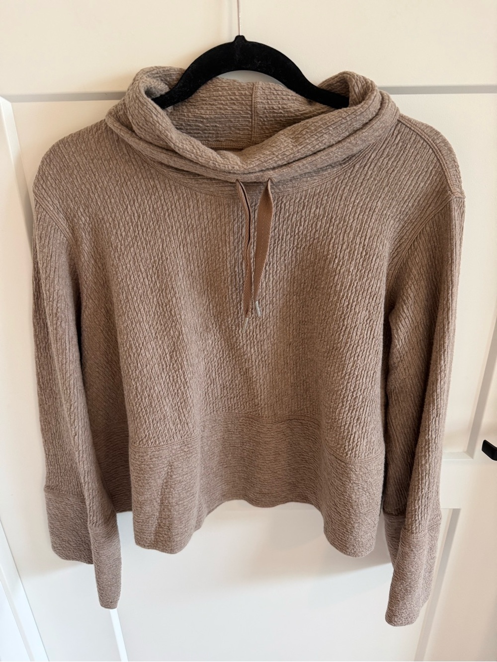 Lululemon Warm Down Waffle Hoodie Taupe Women’s Size 6 Textured Pullover